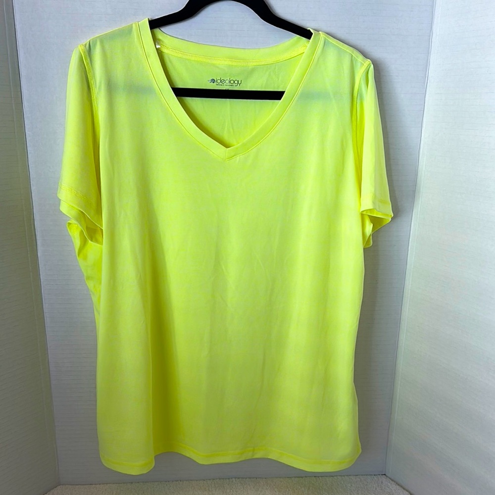 Ideology Relaxed Short Sleeve Tee V-neck 1X NWOT